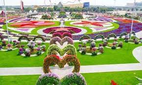 Chief marketing communication mal btm chintan silalahi mengatakan bogor sky garden telah buka untuk umum sejak sabtu, 15 mei 2021. Wisata Taman Bunga Bogor