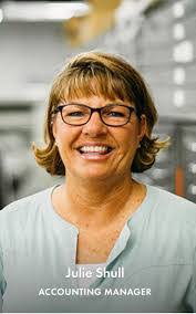 Julie Shull's Instagram, Twitter & Facebook