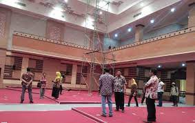 Bila anda memiliki rumah yang tidak terlalu besar, anda bisa memanfaatkan sedikit ruang kosong yang tersisa untuk dijadikan ruang kerja anda. Pesimistis Kantor Dprd Baru Bisa Dipakai Untuk Pelantikan Dewan Baru