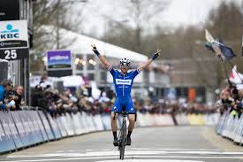 Bochtig, hoog en laag, onder en boven. Praktische Gids Van De Omloop Het Nieuwsblad 2020 Parcours Het Belang Van Limburg Mobile