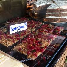 Spreegold Cafe Deli Restaurant Berlin Creme Guides Essen Lebensmittel Essen Fleisch Gerichte