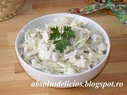Legumele se vor spala, apoi curata de coaja, date pe razatoarea mare ( morcovii, telina, sfecla, varza alba asezonam cu piper, sos de soia, otet balsamic, sare ( daca va mai fi nevoie ), apoi adaugam si resturile din carne de pui taiate fasii subtiri. Absolut Delicios Salata De Telina Cu Pui Si Maioneza