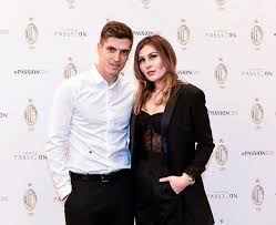 Find krzysztof piatek stock photos in hd and millions of other editorial images in the shutterstock collection. Kim Jest Paulina Piatek Zona Pilkarza Herthy Berlin Krzysztofa Piatka To Piekna Prawniczka Wspiera Swojego Meza Z Trybun Dziennik Zachodni