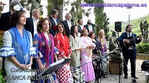 Si estás preparando tu boda rociera, y ya cuentas con el coro o estás pensando en contratar un coro rociero para tu boda, quizás estés pensando en qué canciones para bodas rocieras puedes elegir y en qué partes de la misa lo harán. Coro Rociero Para Bodas Pedacitos De Ti Cover Youtube