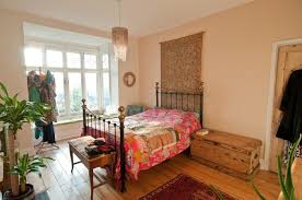 Farrow & ball is een hoogwaardig verfmerk, ontwikkeld en geproduceerd in engeland. Pink Ground