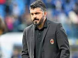 Gennaro gattuso kennen we allemaal nog als de legendarische middenvelder van ac milan die om de toch ging gattuso tijdens die wedstrijd weer eens door het lint en zijn arme assistent moest het. 18 Monate Kaum Geschlafen Gattuso Schmeisst Bei Milan Hin Internationaler Fussball Kicker