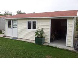 Un abri de jardin de 20m² vous offre une nouvelle pièce à vivre, une extension à la maison, dans lequel vous pouvez laisser libre court à vos passions : Abri De Jardin Pvc Vinyle Abri La Romagne Fabricant Abri De Jardin