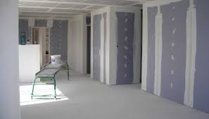 Pereti,arcuri,septe,nise din gips cartonul este unul dintre cele mai populare materiale utilizate pe scară largă în finisare modernă. Perete Din Gips Carton Avantaje Tipuri Pret Montaj Reformex