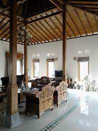 Desain rumah joglo yang klasik namun tetap mewah ketika bangunan dibentuk seperti huruf l. Pin Di Desain Interior