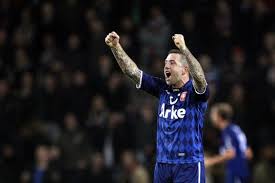 Hij was van 1998 tot en met 2014 achtereenvolgend actief voor vitesse, krc genk, fc twente, ajax en opnieuw vitesse. Theo Janssen Keert Terug Naar Vitesse Nrc