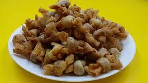 Ambil sekeping kulit popia, sapu telur hingga rata. Resepi Popia Seaweed Rangup