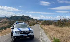 L'incidente mortale si è verificato durante il 41° rally dell'appennino reggiano, una prova dell'international rally cup e memorial per alessandro bonacini nella frazione matilde di canossa in località riverzana (reggio. Itmw4h0gendbkm