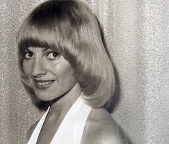 Bev Harrell Petite (4'9") blonde pop vocalist Bev Harrell was one of the  most popular female solo singers in Australia in the late 1960s. Harrell  was born