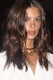 The brunette beauty broke down her daily skincare and haircare routine in a new interview with the. Emily Ratajkowski S Caramel Balayage Is The Hair Colour For Summer Beauty Crew