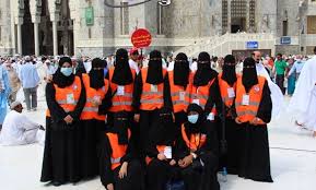 باب كوم السعوديات يقبلن على العمل التطوعي في موسم الحج