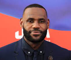 Despite LeBron James' 6'10 Stature, a 7 ft Star Mocked His Height in  Hilarious Fashion: “Can He Jump as High as Me?” - EssentiallySports