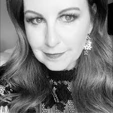 Gloria Maher's Instagram, Twitter & Facebook