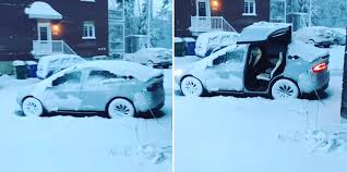 Watch Tesla Model X S Falcon Wing Doors Open After A Snow Storm Electrek