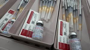 Moderna plans to have third vaccine booster shot ready by fall. Studie Zu Moderna Impfstoff Schon Eine Vierteldosis Konnte Ausreichen