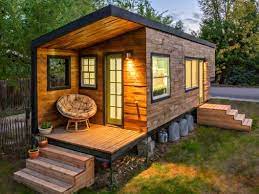 Kayu kelapa mudah dijadikan balok sehingga cocok untuk digunakan sebagai tiang. Desain Rumah Kayu Sederhana Ide Camizu