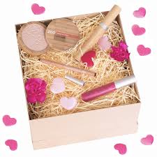 50 romantic gifts for women on valentine's day (or any day). Valentine S Day Organic Beauty Gift Ideas For Her Glow Organic