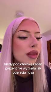 Kiedy Żaden Prezent Pod Choinkę Nie Wygląda Jak Wysoki Brunet