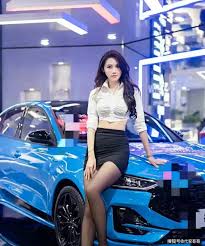 揭秘微胖女神叶凯薇的成名经历与感情生活_身材_视频_成为了