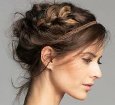Le Chignon Tresse 35 Idees Qui Vont Vous Charmer Archzine Fr Chignon Tresse Mariage Coiffure Chignon