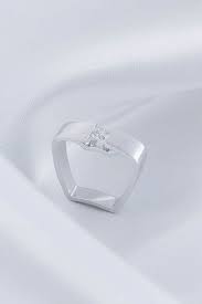 Creation Remy Challier Nathalie Roux Photographe Specialisee Joaillerie Photographe Lyon Bague De Fiancailles Joaillerie Bijouterie