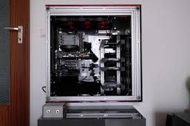Vier weitere montageslots für zusätzliche lüfter sind vorhanden. Gehause Aus Aluminium Profilen Casemodder Setzt Auf Grosse Projekt Abgeschlossen