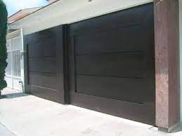 Resultado De Imagen Para Portones De Herreria Modernos Corredizos Garage Doors Casas Exterior Modern Shutters