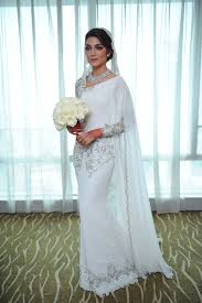 Dalan majlis resepsi pada sebelah pihak pengantin perempuan itu, amar dan diharapkan juga amar dan amyra akan berbahagia hendaknya. Amar Baharin And Amyra Rosli S Fairytale Wedding Nikah Dress Nikah Outfit Wedding Dresses