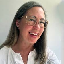 Kara Rosner's Instagram, Twitter & Facebook