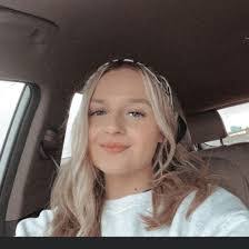 Hannah Elkins's Instagram, Twitter & Facebook