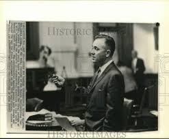 1965 Press Photo Senator Louis Crump argues redistricting bill in ...