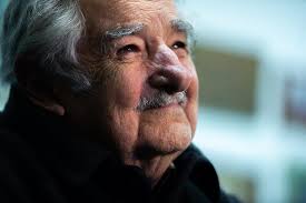 El presidente de uruguay, pepe mujica, ha destacado por ser el mandatario más pobre del mundo, rompiendo la tendencia de las magistraturas a continuación las frases más potentes de su discurso: Pepe Mujica A Traves De Algunas De Sus Frases Mas Emblematicas Ibero 90 9