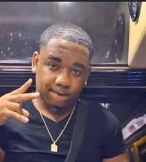 Ninjas profile picture vs the rest of the picture💀😭😭😭