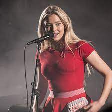 Astrid smeplass, known professionally as astrid s, is a norwegian singer and songwriter. Astrid S Letras De Astrid S Fotos Y Videos Genius Lyrics