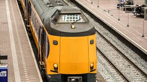 Bekijk hier de actuele situatie op het spoor, storingen en werkzaamheden. Treinverkeer Ligt Plat Door Storing Bij Prorail Rijnmond