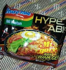 Jika memungkinkan tiriskan ayam goreng dalam rak, jangan ditaruh. Indomie Ayam Geprek Ternyata Gini Rasanya Food Reviews Thingy