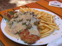 Willkommen In Deutschland Schnitzel Mit Pommes Traditionelles Deutsches Essen Lebensmittel Essen