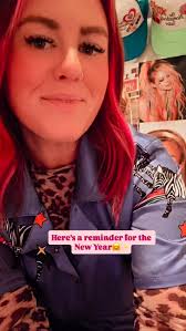 Have a thousand things to draw up for people but she comes in and asks me  to give her one of my wraps 🥹 Don't worry people it's tattoo pens and I