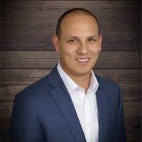 1300+ profilů „Pačas“