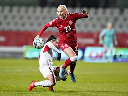 Wenn man also so argumentieren will, wurde das geld dort mehr zum fenster rausgeschmissen als bei origi. Frauen Bundesliga News Wolfsburg Verpflichtet Defensiv Juwel