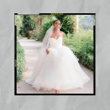 Issa rae just revealed she got married to fiancé louis diame in the most issa rae way. Cymoidffhaul1m