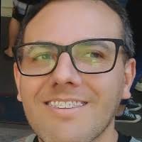 100+ perfis com “Lauri”