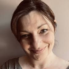 Nina Thomas's Instagram, Twitter & Facebook