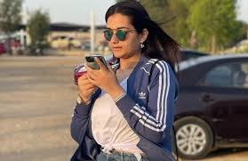 أطلت النجمة الشابة المصرية ملك أحمد زاهر في إحدى المناسبات الإعلامية لاستلام تكريم يخص والدها الفنان أحمد زاهر بعد غيابها عن الأضواء لفترات طويلة رغبة من. Ù…Ù„Ùƒ Ø£Ø­Ù…Ø¯ Ø²Ø§Ù‡Ø± ØªÙ†Ø§Ù„ Ø¥Ø¹Ø¬Ø§Ø¨ Ø§Ù„Ø¬Ù…Ù‡ÙˆØ± ÙÙŠ Ø£Ø­Ø¯Ø« Ø¬Ù„Ø³Ø© ØªØµÙˆÙŠØ± Ø§Ù„Ø§Ù†Ø·Ù„Ø§Ù‚Ø© Ù†ÙŠÙˆØ²