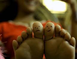 Avoir les extrémités froides, à savoir les mains et les pieds, est un phénomène courant. Comment Soigner Ampoules Et Autres Petits Bobos De Pied Apres Une Course