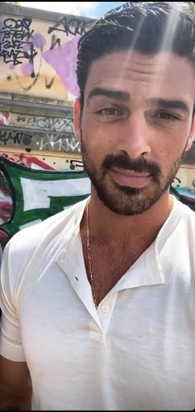 Michele Morrone Resimleri, Michele Morrone Gifleri